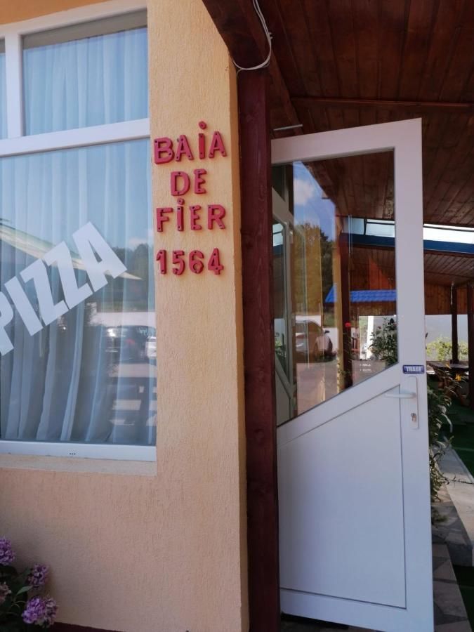 Гостевой дом Pensiune Restaurant VIP Байя-де-Фьер-39