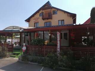 Гостевой дом Pensiune Restaurant VIP Байя-де-Фьер-0